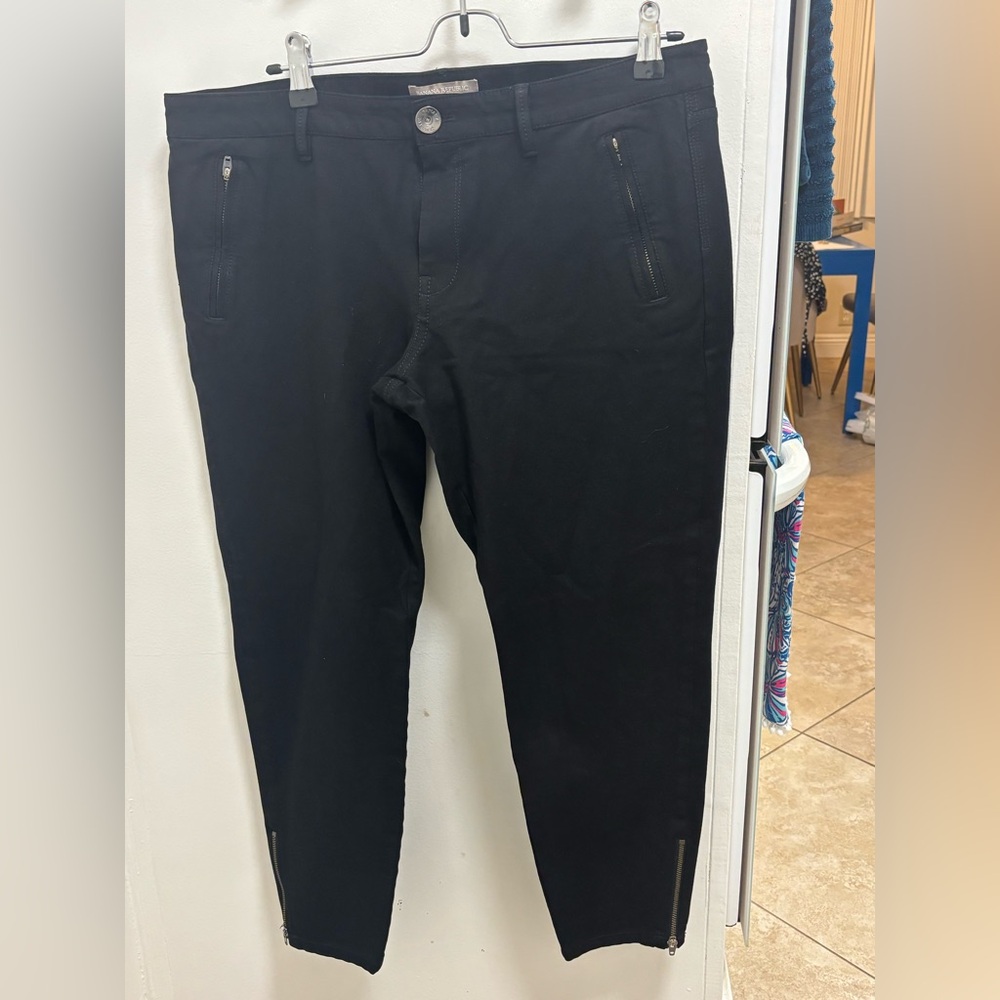 Banana Republic Women’s Petite Black Cropped Jeans